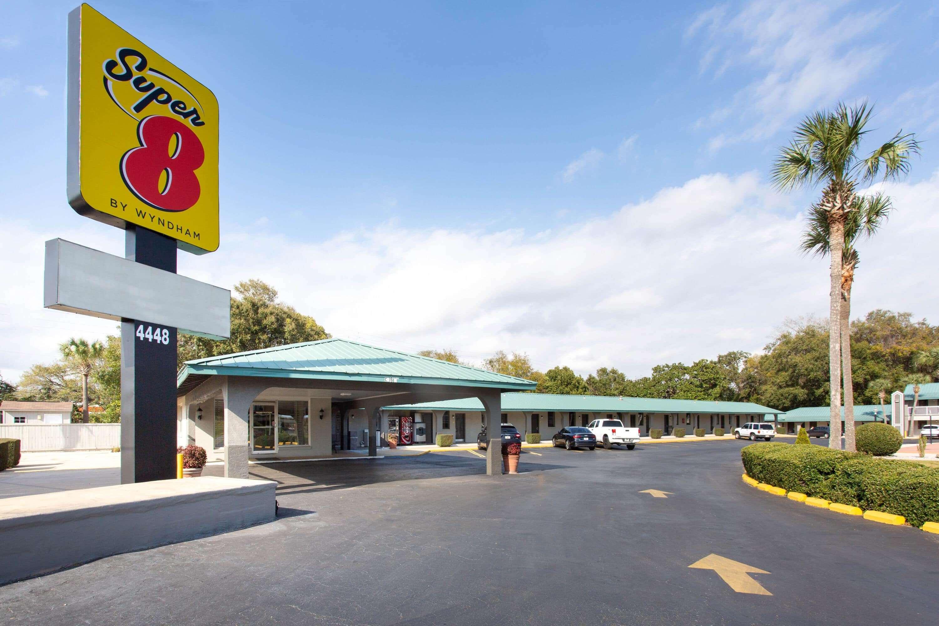 Super 8 By Wyndham Pensacola Nas Area Motel Beach Haven Kültér fotó